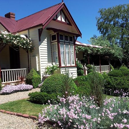 Barnsley House Bed And Breakfast Beechworth Extérieur photo