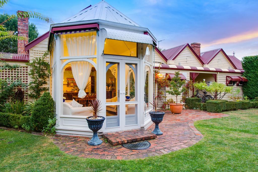Barnsley House Bed And Breakfast Beechworth Extérieur photo